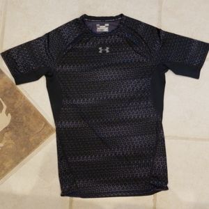Men's Under Armour compression shirt sz LG.